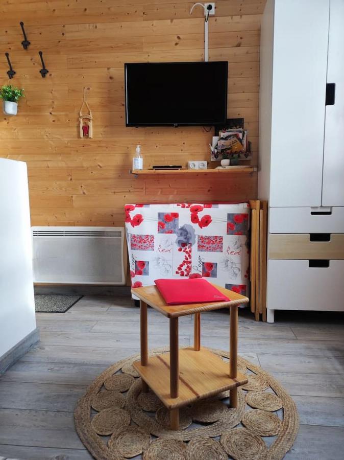 Appartement Le Petit Nid Rouge à Ustou Extérieur photo